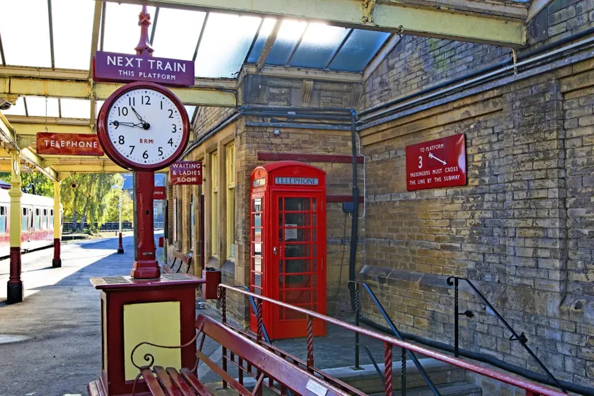 Keighley & Worth Valley Railway station platform