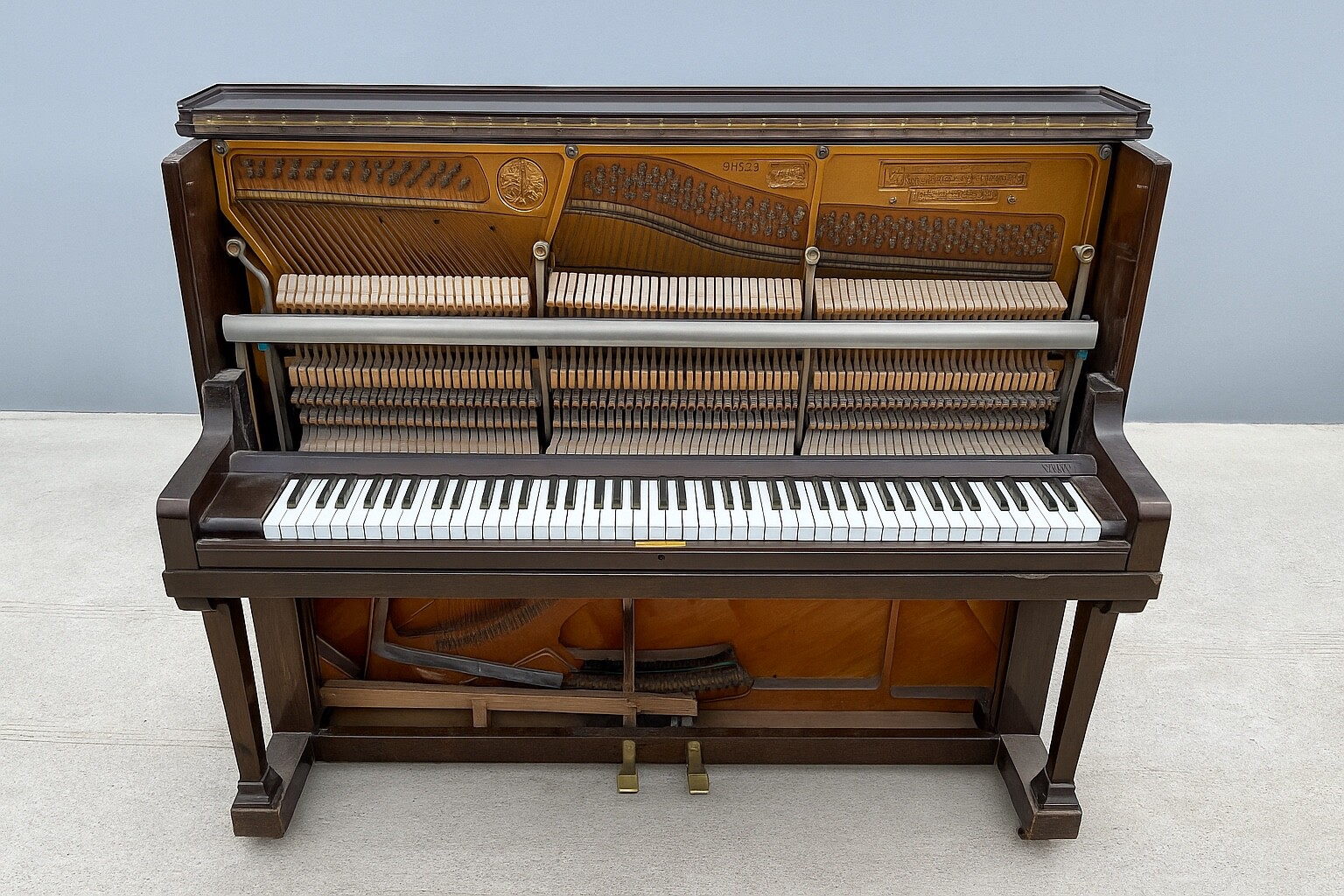 Piano Disposals | Dispose of your piano | Recycling Experts